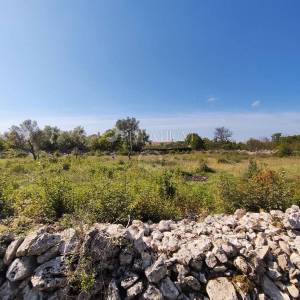 Malinska, prodaja građevinskog zemljišta na traženoj lokaciji!