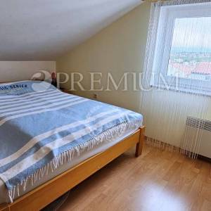 Malinska, prostrani apartman s predivnim pogledom na more!