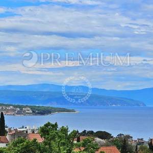 Malinska, prostrani apartman s predivnim pogledom na more!