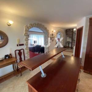 MALINSKA- Vila na fantastičnoj lokaciji s pogledom na more