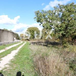 MARČANA - RAKALJ - građevinski teren 5205m2 sa pogledom na more za obiteljsku kuću / villu / apartmane / kuću za iznajmljivanje...