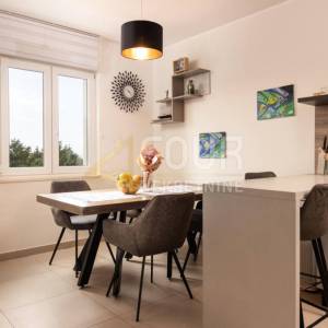 Marčelji, 84.13m2, 2s+db, balkon i terasa, zajednički bazen