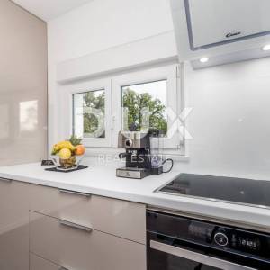 MARČELJI, VRTAČE - LUKSUZNI STANOVI 85 m2   SA BAZENOM I OKUĆNICOM