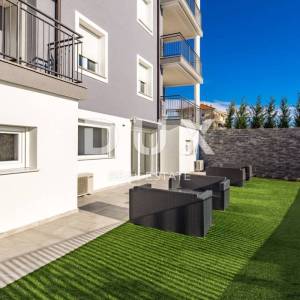 MARČELJI, VRTAČE - LUKSUZNI STANOVI 85 m2   SA BAZENOM I OKUĆNICOM