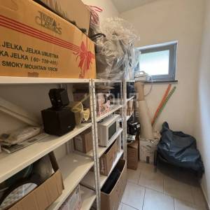 Marinići, 67.80m2, uređen stan, 2s+db, terasa, konoba i okućnica