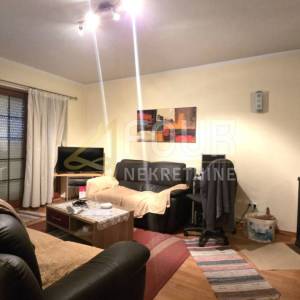 Marinići, kuća poslovno-stambene namjene s garažom, 225m2