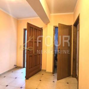 Marinići, kuća poslovno-stambene namjene, 230m2
