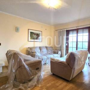 Marinići, kuća poslovno-stambene namjene, 230m2
