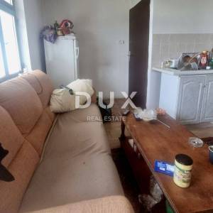 MARINIĆI, PETRCI - Kuća s pogledom na more