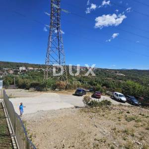 MARINIĆI, VIŠKOVO, STUPARI- građevinsko zemljište 650m2 s pogledom na more za obiteljsku kuću 