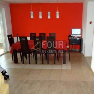Matulji, 137.77m2, 3s+db, 2 lođe i balkon