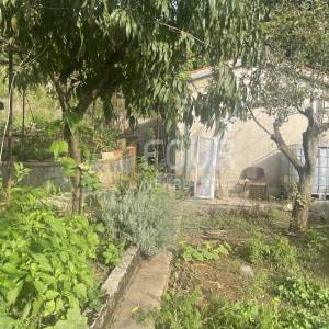 Matulji - centar, zemljište 1.118m2 s dva objekta