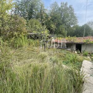 Matulji - centar, zemljište 1.118m2 s dva objekta