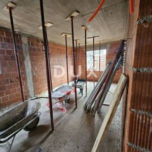 MATULJI, JURDANI, PERMANI - stan 68m2 + galerija 31m2, 2.kat  3S+DB 