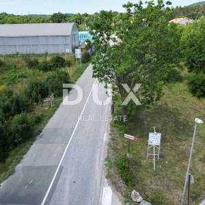 MATULJI, JURDANI, RUPA- građevinsko zemljište 9000m2 s GRAĐ. DOZVOLOM za halu i poslovno stambenu zgradu
