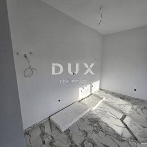 MATULJI, JUŠIĆI, JURDANI- stan prizemlje 84,06 m2 u novogradnji DB+2S s okućnicom