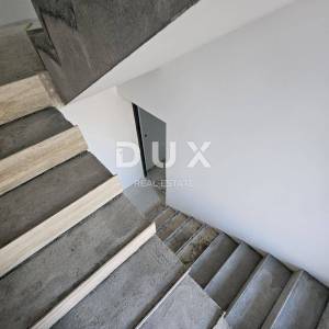 MATULJI, JUŠIĆI, JURDANI- stan 2.kat, 64,19m2 u novogradnji DB+2S s okućnicom