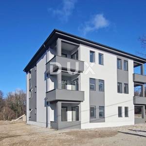 MATULJI, JUŠIĆI, JURDANI- stan prizemlje 62,34 m2 u novogradnji DB+2S s okućnicom