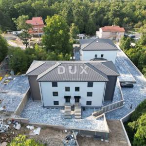 MATULJI, JUŠIĆI, JURDANI- stan 2. kat 87,74 m2 u novogradnji DB+2S s okućnicom 