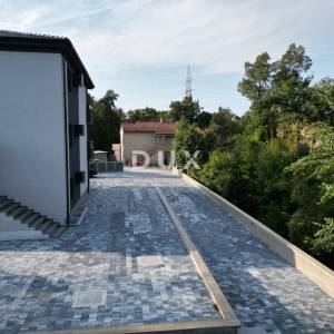 MATULJI, JUŠIĆI, JURDANI- stan 2. kat 87,74 m2 u novogradnji DB+2S s okućnicom 
