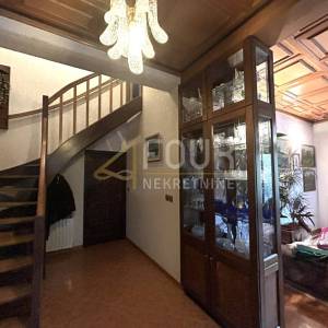 Matulji, kuća stambeno-poslovne namjene, 420m2