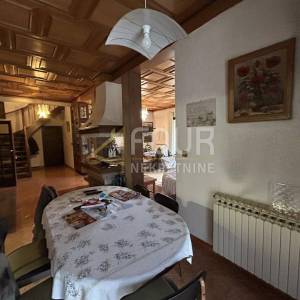 Matulji, kuća stambeno-poslovne namjene, 420m2
