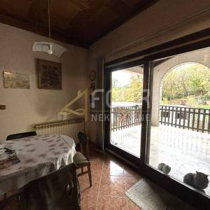 Matulji, kuća stambeno-poslovne namjene, 420m2
