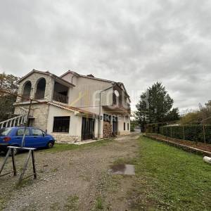 Matulji, kuća stambeno-poslovne namjene, 420m2