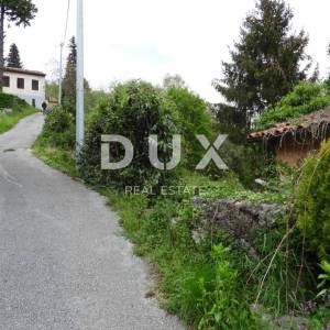 MATULJI, KUĆELI- zemljište 12 000 m2 (cca 6700m2 građevinsko) s pogledom na more + 3 starine 220m2