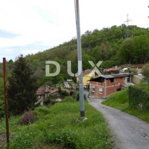MATULJI, KUĆELI- zemljište 12 000 m2 (cca 6700m2 građevinsko) s pogledom na more + 3 starine 220m2