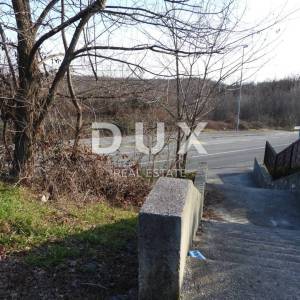 MATULJI - MIHELIĆI - asfaltirani teren 834m2 do frekventne glavne prometnice 