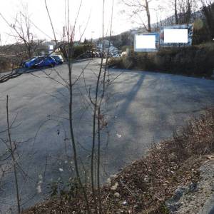 MATULJI - MIHELIĆI - asfaltirani teren 834m2 do frekventne glavne prometnice 