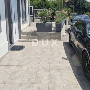 MATULJI, OKOLICA - 2S+DB, 80m2, novoadaptirani stan s pogledom na more