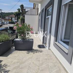 MATULJI, OKOLICA - 2S+DB, 80m2, novoadaptirani stan s pogledom na more