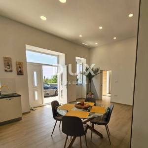 MATULJI, OKOLICA - 2S+DB, 80m2, novoadaptirani stan s pogledom na more