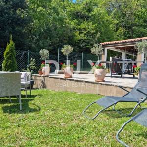 MATULJI, OKOLICA - Obiteljska kuća sa iznimnim pogledom