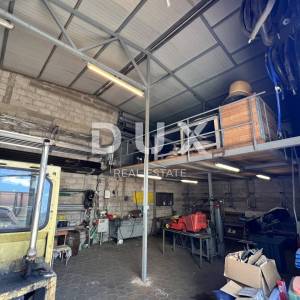 MATULJI, OKOLICA - poslovno stambena zgrada od 350 m2