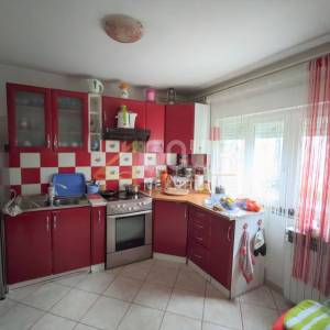 Matulji - okolica, Zvoneća, kuća u nizu s garažom