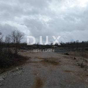 MATULJI, PERMANI - Građevinsko zemljište 8000m2 u radnoj zoni za skladište / halu, M ZONA