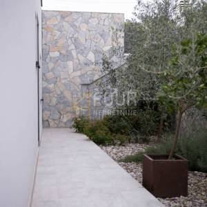 Matulji, Rukavac, 132.35m2, 3s+db, stan s okućnicom