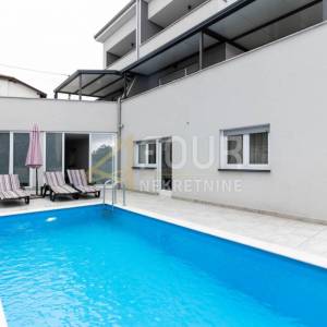 Matulji, Rukavac, 132.35m2, 3s+db, stan s okućnicom