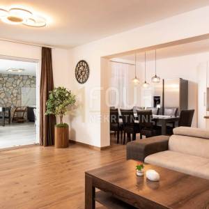 Matulji, Rukavac, 132.35m2, 3s+db, stan s okućnicom