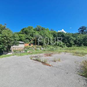 Matulji, zemljište 7.722m2 s postojećim objektom poslovno-stambene namjene