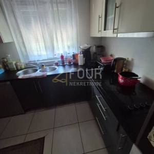 Mavrinci, 230m2, samostojeća kuća - 3 stana