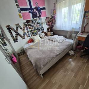 Mavrinci, 230m2, samostojeća kuća - 3 stana