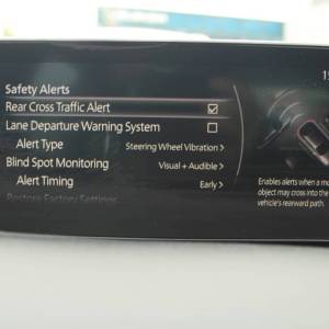 Mazda 3 2.0 Skyactive *LED, HEAD-UP, NAVIGACIJA, KAMERA*
