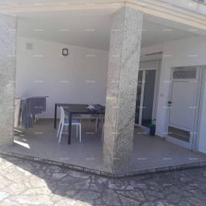 MEDULIN, KUĆA s ukupno 10 apartmana. Fucane