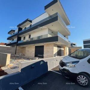 Medulin, novogradnja – stan s pogledom na more, 350 m od mora