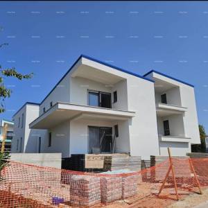 Moderan dvoetažni apartman s pogledom na more u bloku A, blizina Umaga!