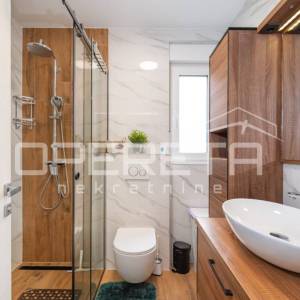 Moderan dvosoban stan s vrtom, 75 m², 300 m od mora, Zaton, Nin